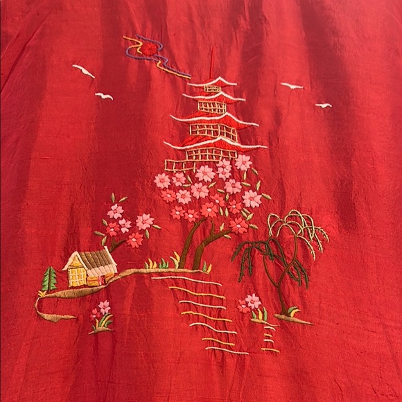 Vintage Red Embroidered Kimono Robe - Picture 5 of 6